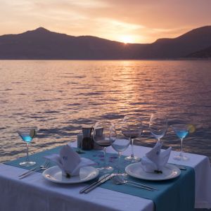 Sahilde Romantik Akşam Yemeği